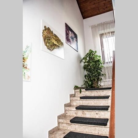 Apartment Pouringraz Fuer Kunst- Und Tennisliebhaber 외부 사진