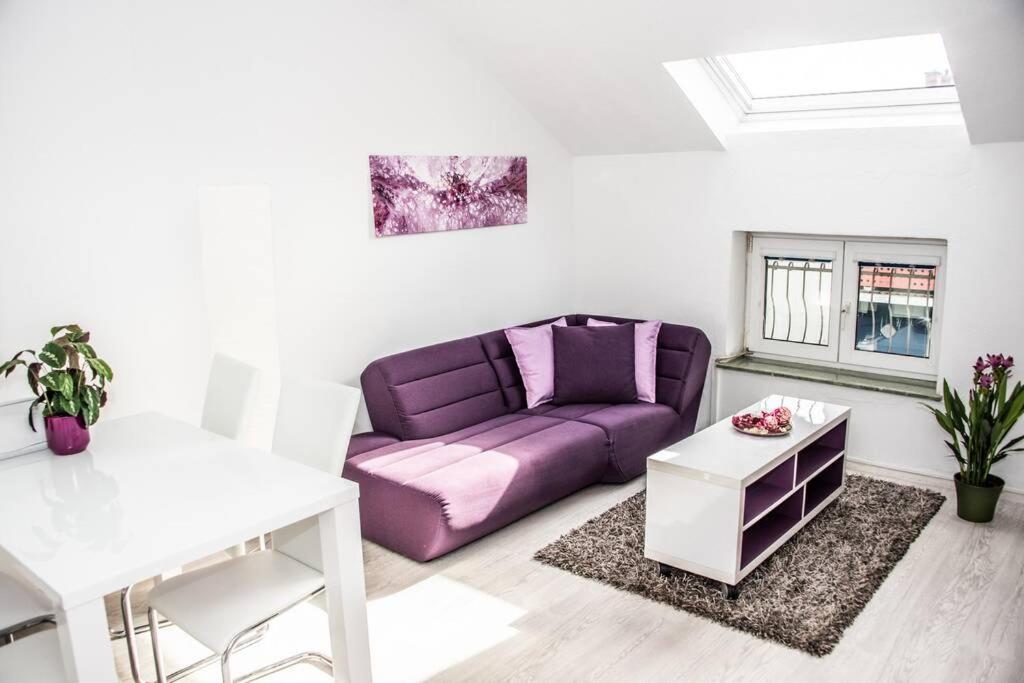 Apartment Pouringraz Fuer Kunst- Und Tennisliebhaber 외부 사진