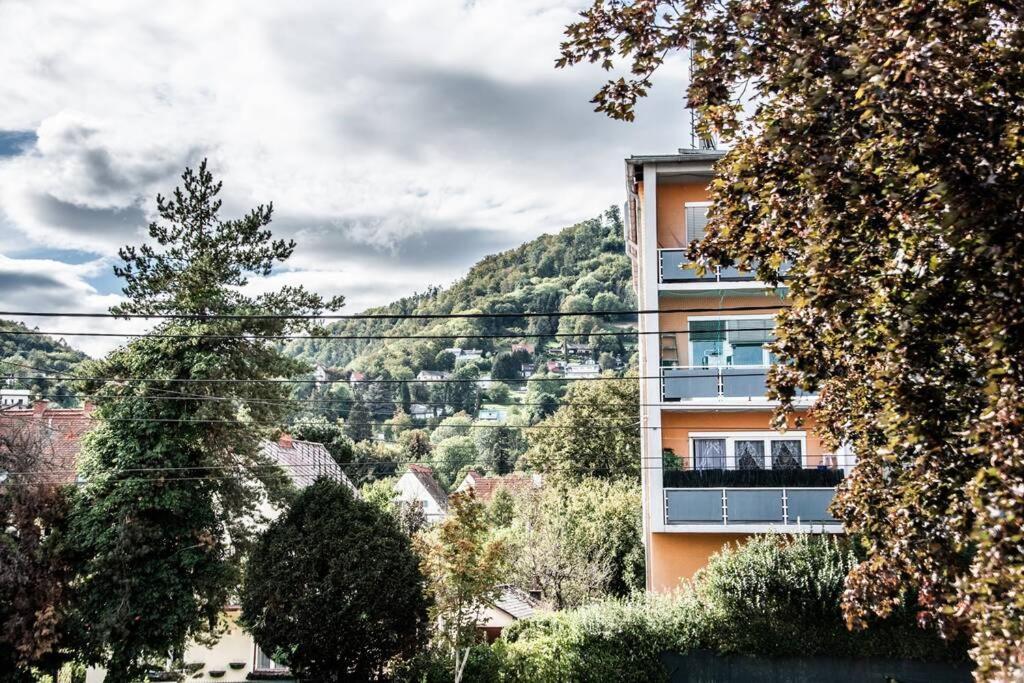 Apartment Pouringraz Fuer Kunst- Und Tennisliebhaber 외부 사진