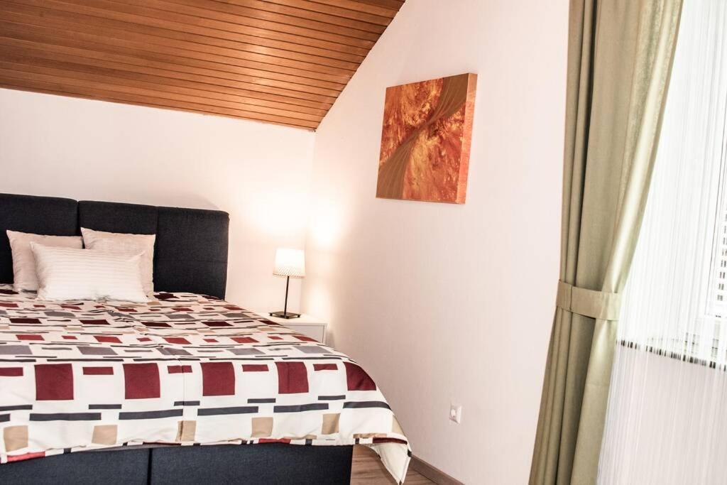 Apartment Pouringraz Fuer Kunst- Und Tennisliebhaber 외부 사진