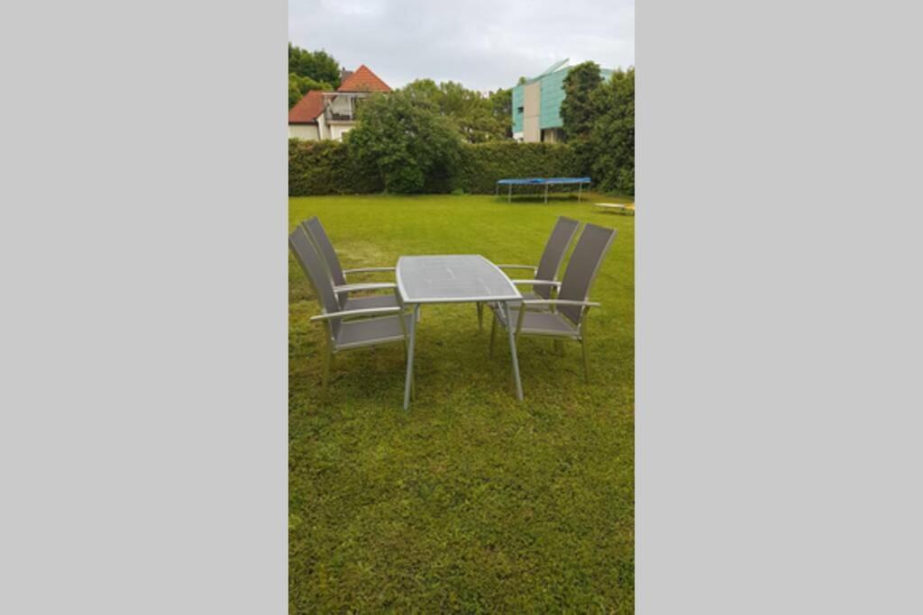Apartment Pouringraz Fuer Kunst- Und Tennisliebhaber 외부 사진