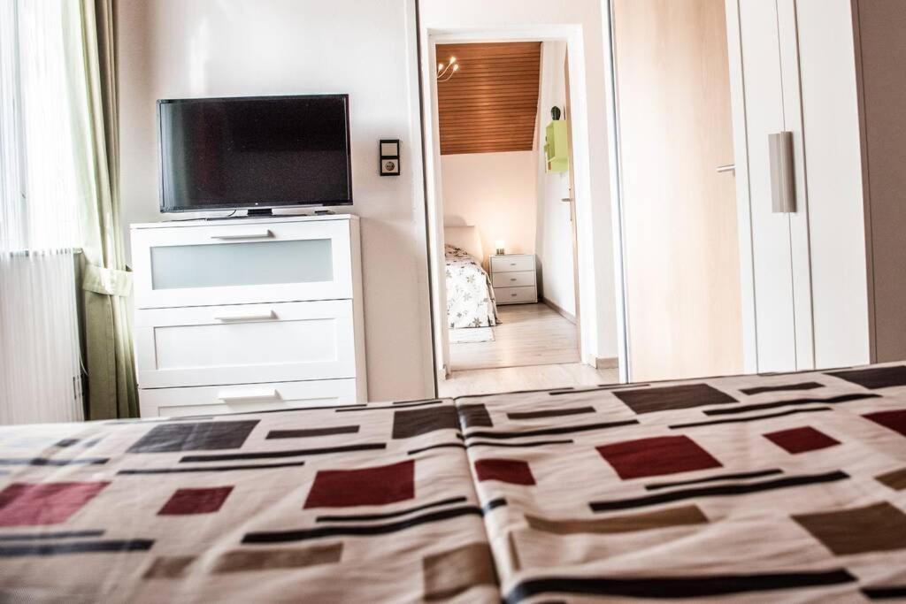 Apartment Pouringraz Fuer Kunst- Und Tennisliebhaber 외부 사진