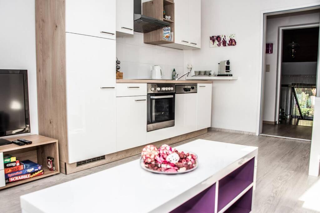 Apartment Pouringraz Fuer Kunst- Und Tennisliebhaber 외부 사진
